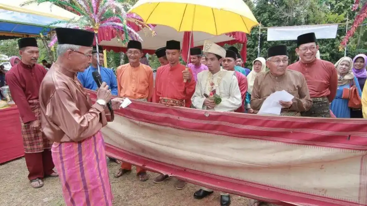 Pantun Melayu di Era Digital, Merawat Ruh Kebijaksanaan dalam Riuhnya Tepuk Tangan Virtual