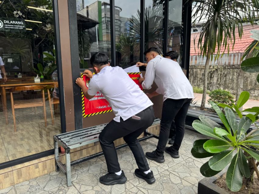 Tindakan Tegas Bapenda Pekanbaru, Sejumlah Restoran di Jalan Riau Disegel Akibat Tunggakan Pajak